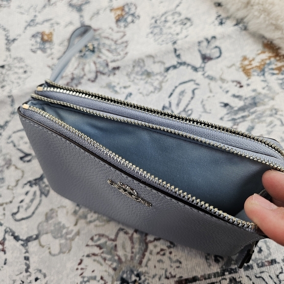 Coach Pebble Leather Double Corner Zip Wristlet Pale Blue F87590 - Picture 7 of 9